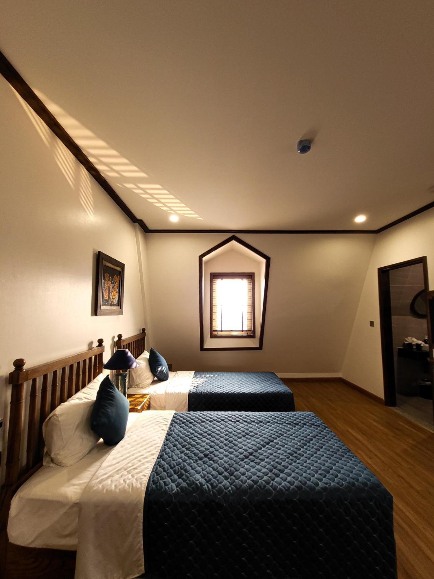 Lavian Hotel Ha Long Exterior photo